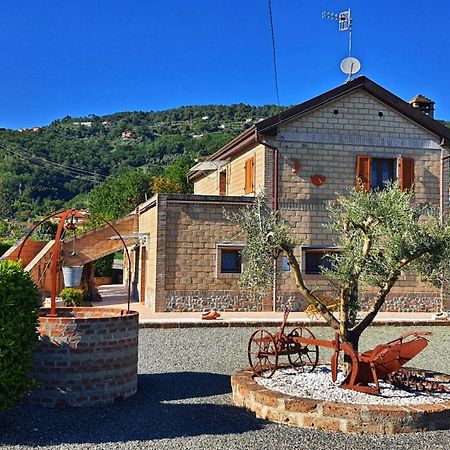 Spicchio Di Luna - Casa Vacanze Albiano Magra Bagian luar foto