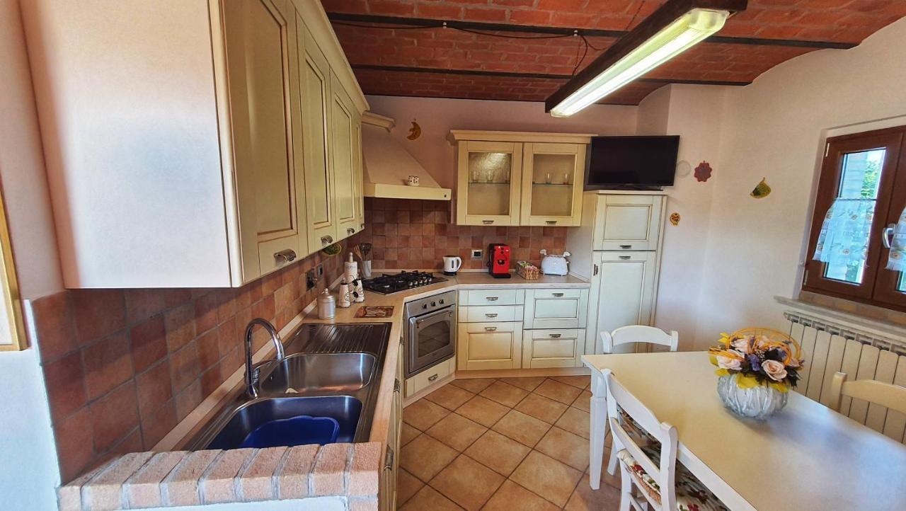 Spicchio Di Luna - Casa Vacanze Albiano Magra Bagian luar foto