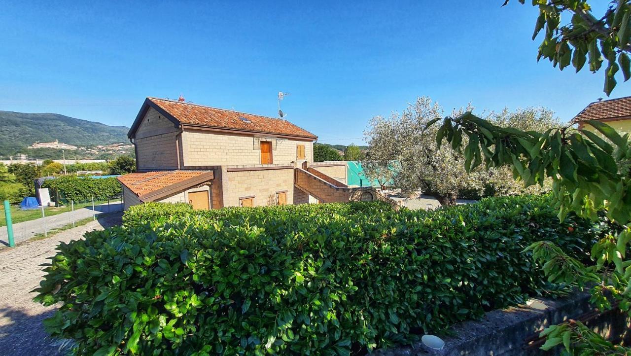 Spicchio Di Luna - Casa Vacanze Albiano Magra Bagian luar foto